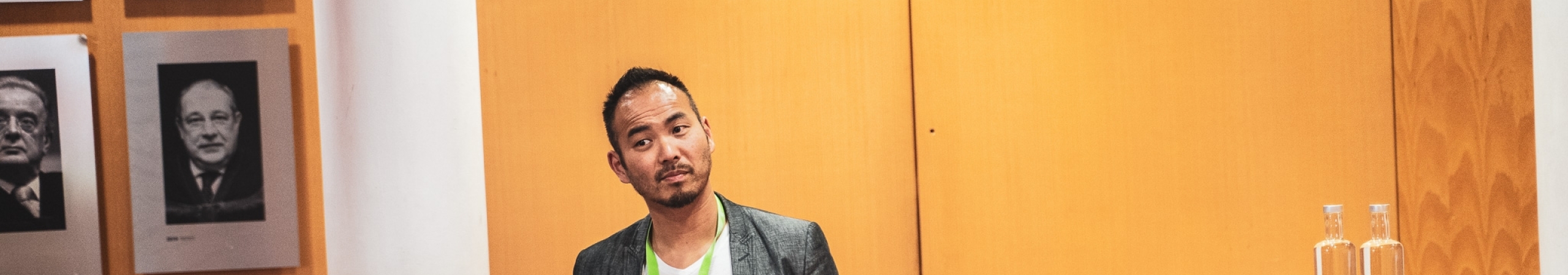 bestuurs- en managementwetenschapper William Voorburg staat voor in de zaal